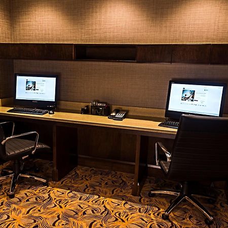 Hampton Inn By Hilton Ottawa Airport Exteriör bild