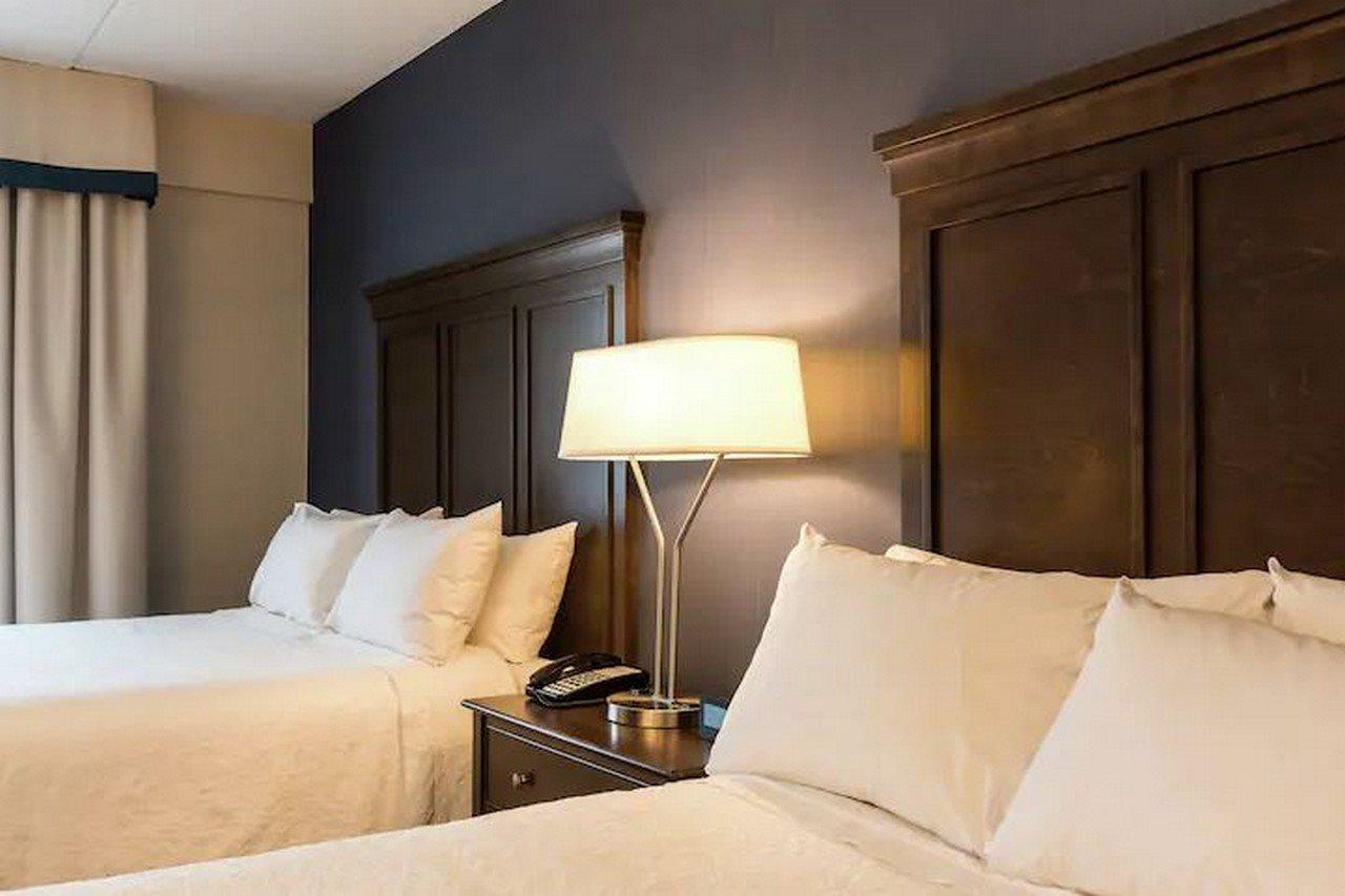 Hampton Inn By Hilton Ottawa Airport Exteriör bild