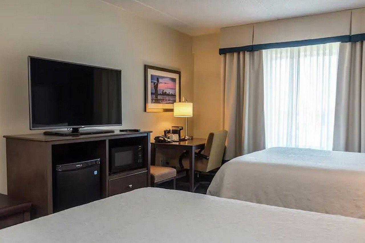 Hampton Inn By Hilton Ottawa Airport Exteriör bild