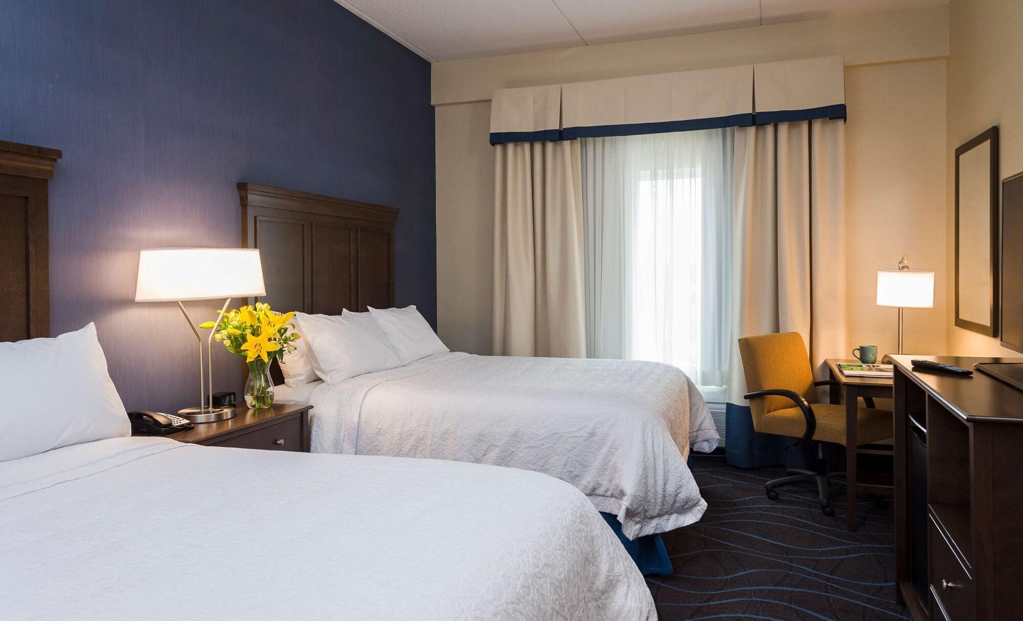 Hampton Inn By Hilton Ottawa Airport Exteriör bild