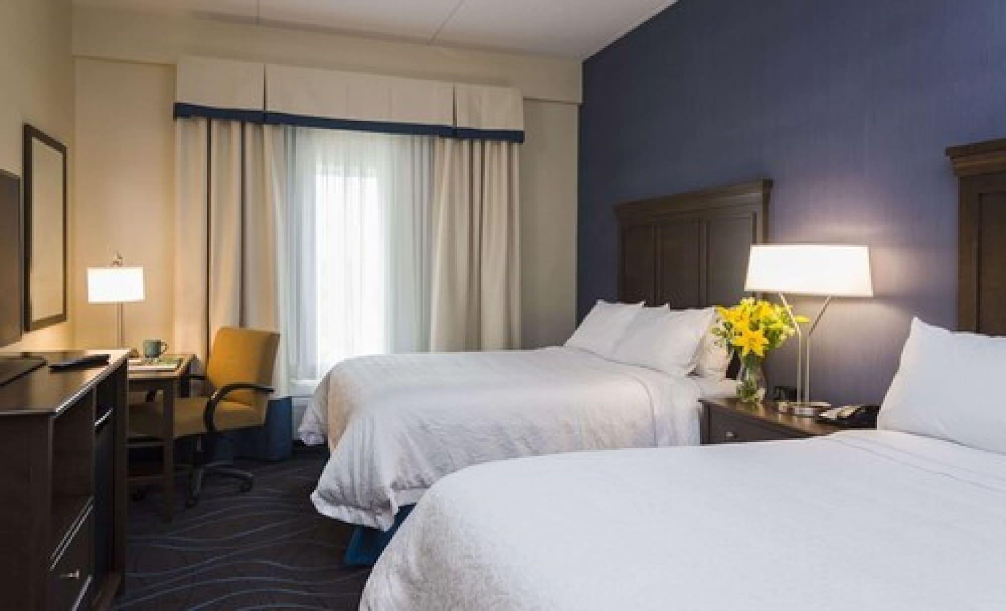 Hampton Inn By Hilton Ottawa Airport Exteriör bild