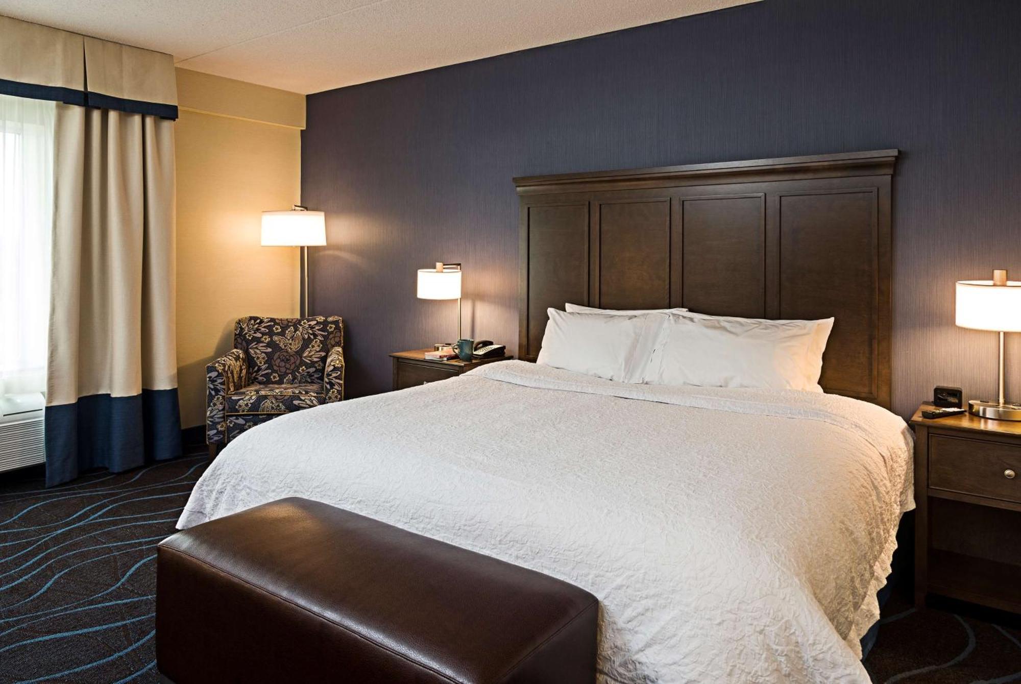 Hampton Inn By Hilton Ottawa Airport Exteriör bild