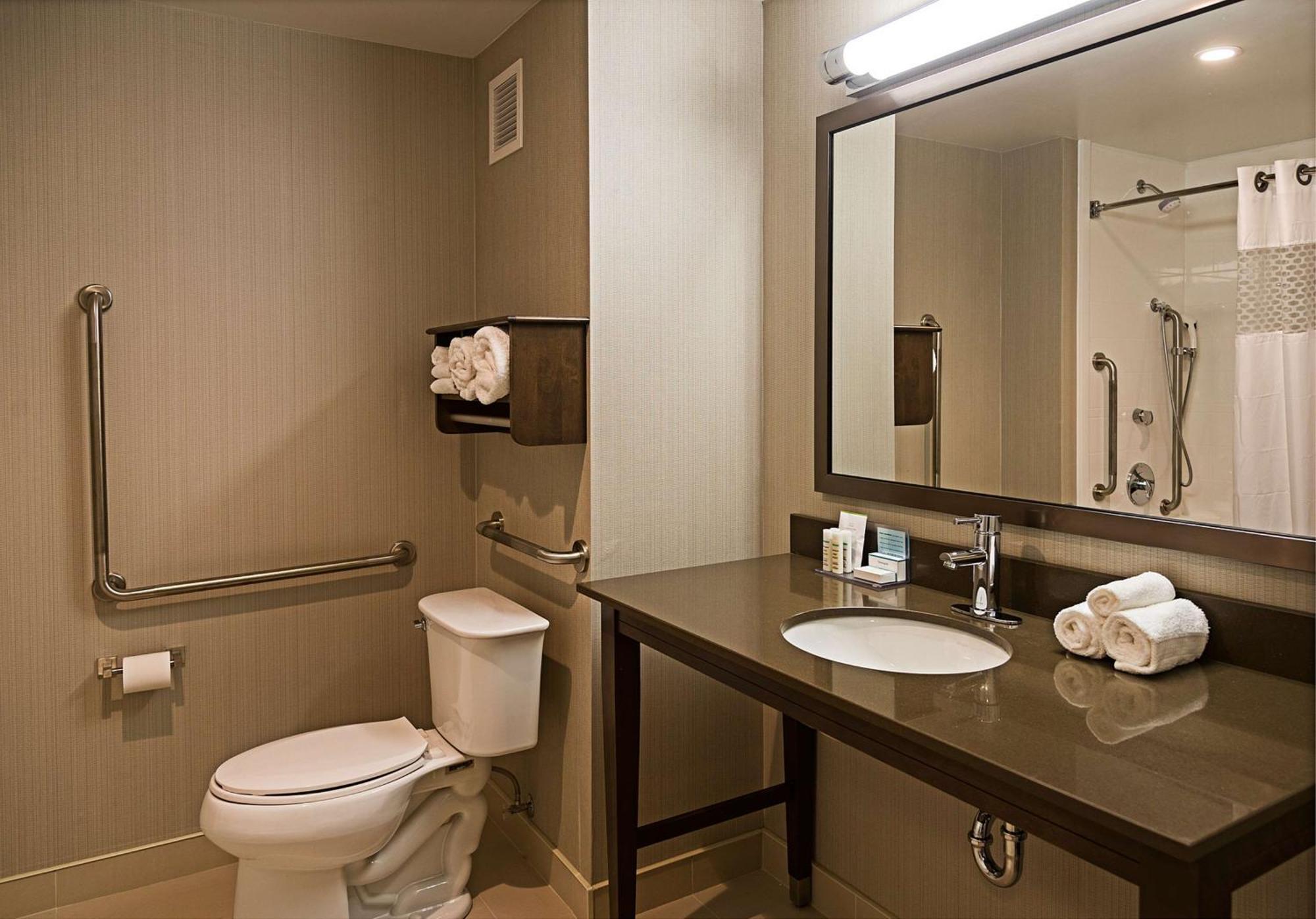 Hampton Inn By Hilton Ottawa Airport Exteriör bild