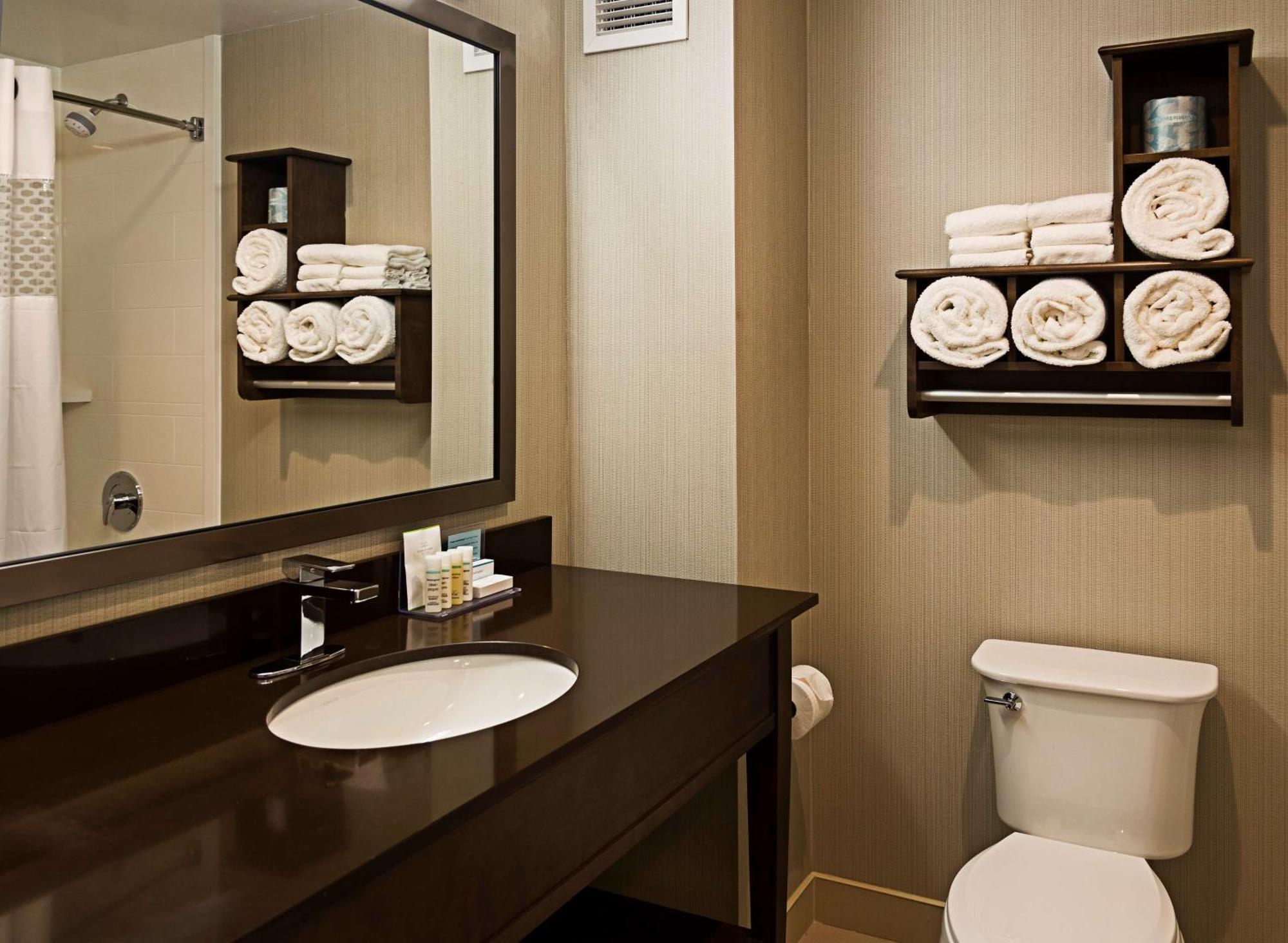 Hampton Inn By Hilton Ottawa Airport Exteriör bild
